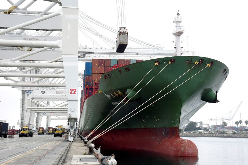 © Reuters. FILE PHOTO: Shipping containers sit at the Port of Long Beach in Long Beach, California