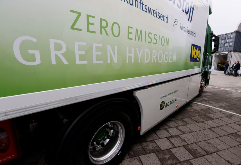 &copy; Reuters. New hydrogen fuel cell truck made by Hyundai is displayed in Luzern