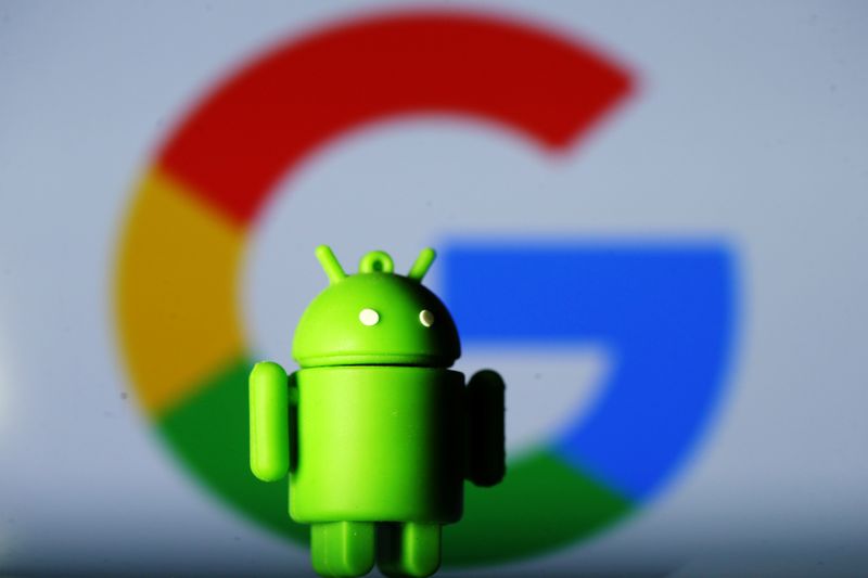 &copy; Reuters. A 3D printed Android mascot Bugdroid is seen in front of a Google logo in this illustration