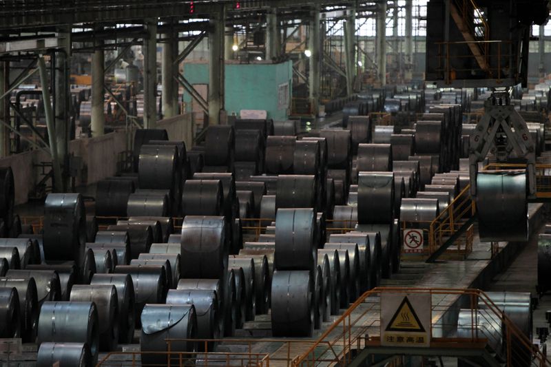 &copy; Reuters. FOTO DE ARCHIVO: Fábrica de Baosteel Group Corp de productos de acero inoxidable en Shangái