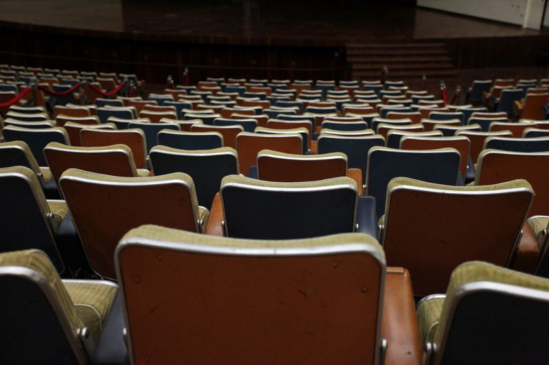 © Reuters. Chairs are seen at the Aula Magna of the Central University of Venezuela (UCV), in Caracas