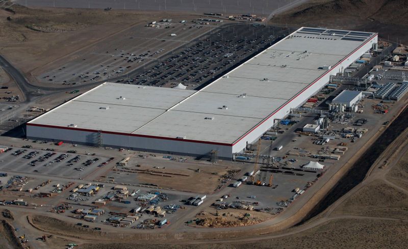 &copy; Reuters. FILE PHOTO: Aerial view of the Tesla Gigafactory near Sparks, Nevada