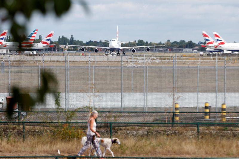 © Reuters. British Airways Boeing 747 G-CIVD leaves London Heathrow airport on it's final flight in London