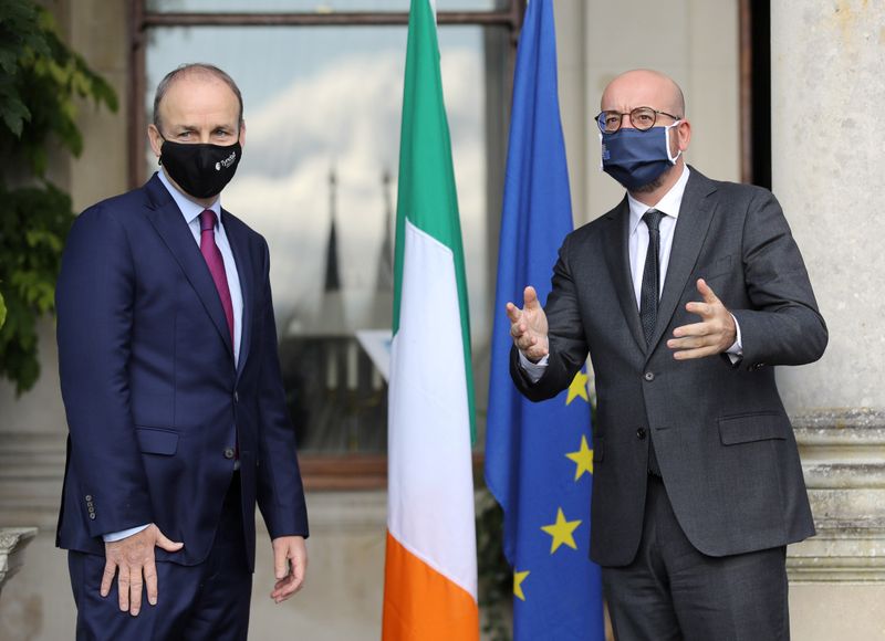 &copy; Reuters. Il presidente del Consiglio europeo Charles Michel a Dublino con il primo ministro irlandese Micheal Martin