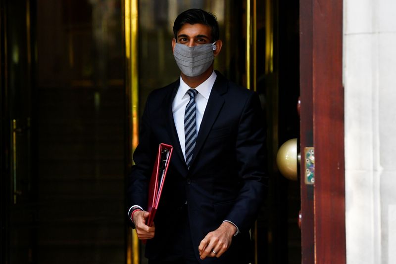 &copy; Reuters. Britain&apos;s Chancellor of the Exchequer, Rishi Sunak, leaves a television studio in London