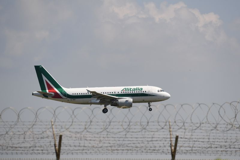 © Reuters. ALITALIA: ROME TROUVE UN ACCORD SUR UN DÉCRET EN VUE DE LA NATIONALISATION, SELON IL MESSAGGERO