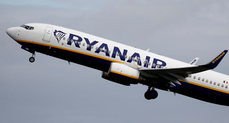 &copy; Reuters. FILE PHOTO: A Ryanair plane takes off from Manchester Airport as the spread of the coronavirus disease (COVID-19) continues in Manchester