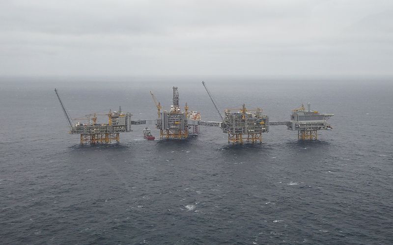 &copy; Reuters. FILE PHOTO: A general view of the Equinor&apos;s Johan Sverdrup oilfield platforms in the North Sea
