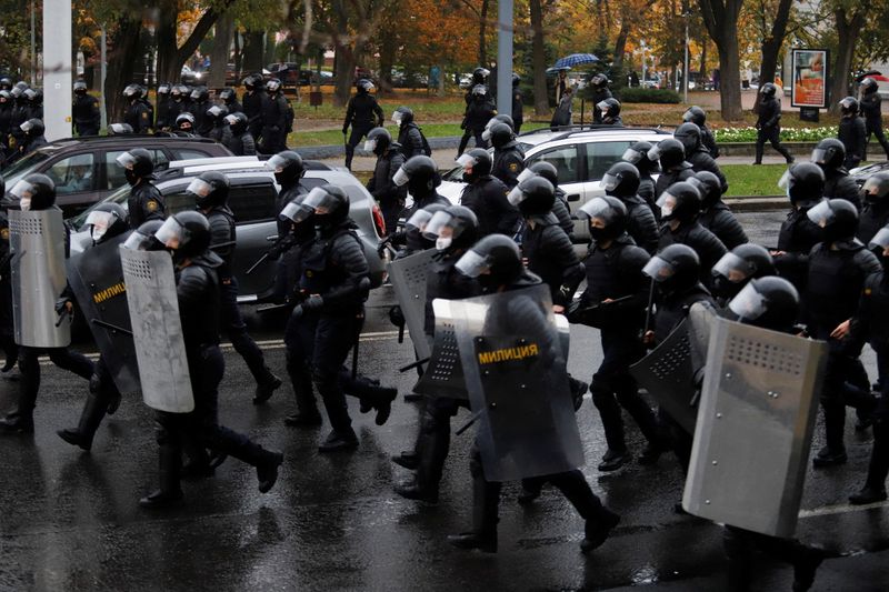 &copy; Reuters. ベラルーシ、戦闘用武器の使用許可　反政府デモ継続で