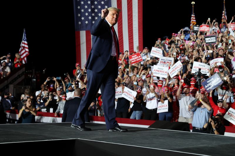 &copy; Reuters. トランプ氏、コロナ感染後初の選挙集会　健康回復をアピール