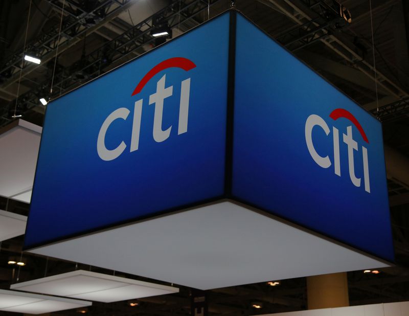 © Reuters. CITIGROUP: LE BÉNÉFICE NET CHUTE AU 3E TRIMESTRE, TAUX FAIBLES ET REPLI DE LA DEMANDE DE PRÊTS