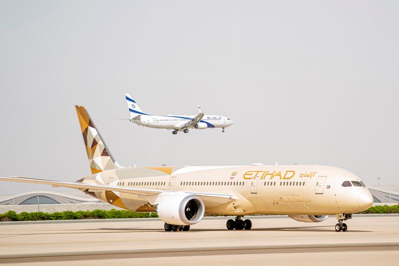 &copy; Reuters. إسرائيل تتوقع إبرام اتفاق للطيران التجاري مع الإمارات خلال أيام