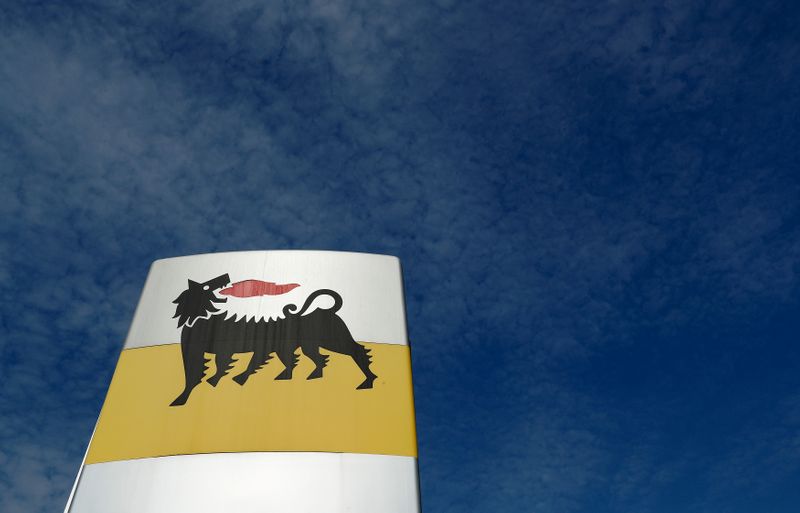 &copy; Reuters. Il logo della major petrolifera Eni presso una stazione di servizio a Roma