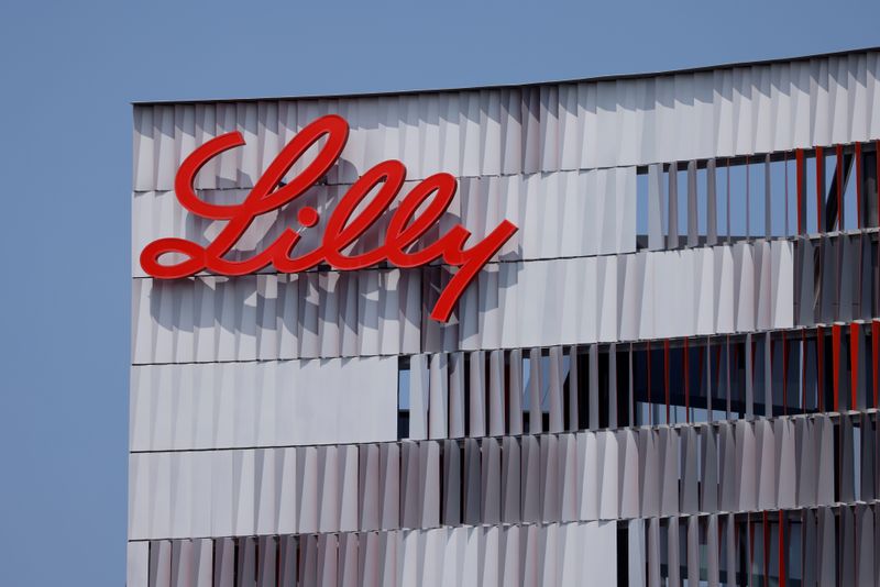 &copy; Reuters. FILE PHOTO: Eli Lilly logo is shown on one of their offices in San Diego