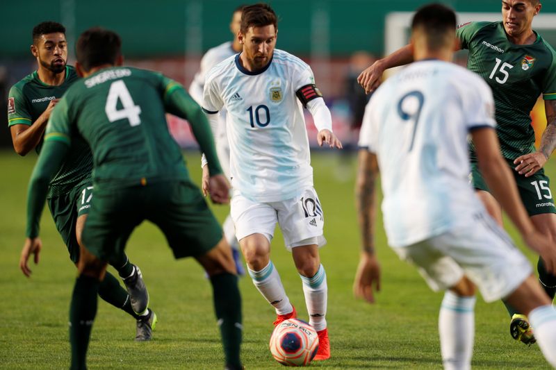&copy; Reuters. هدف متأخر يمنح الأرجنتين الفوز 2-1 على بوليفيا