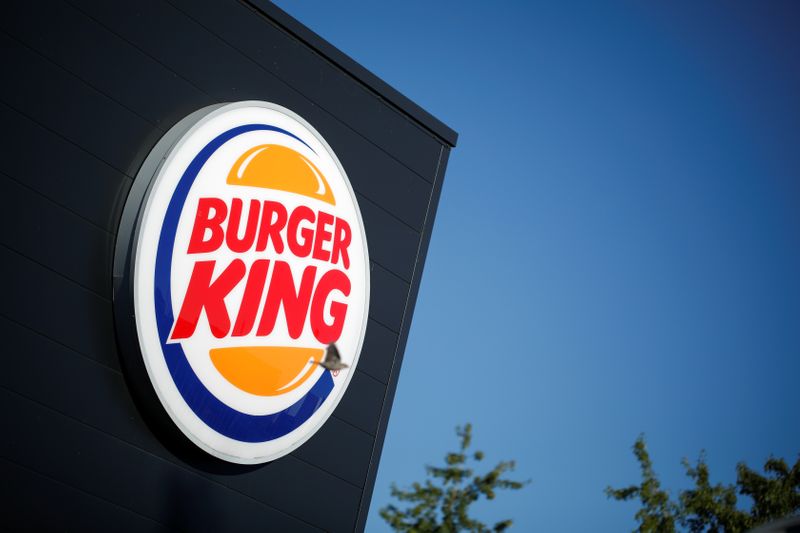 &copy; Reuters. The Burger King company logo stands on a sign outside a restaurant in Bretigny-sur-Orge, near Paris