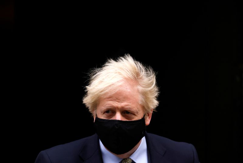 &copy; Reuters. Il Primo Ministro britannico Boris Johnson a Downing Street, a Londra