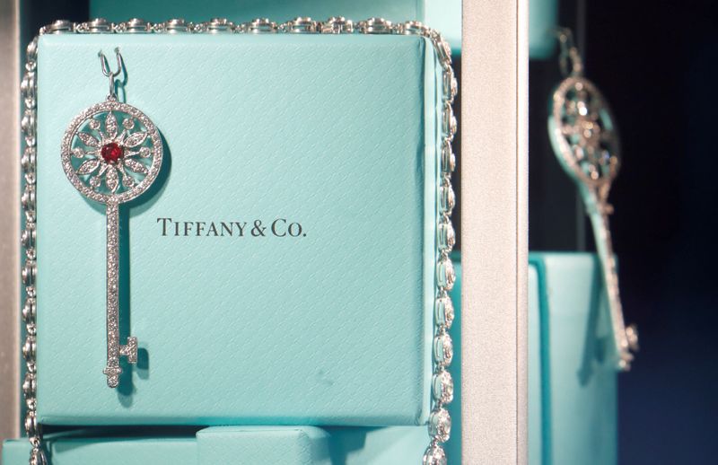 &copy; Reuters. FILE PHOTO: Tiffany &amp; Co. jewelry is displayed in a store in Paris