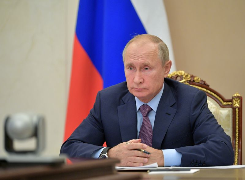&copy; Reuters. Presidente da Rússia, Vladimir Putin, participa de reunião por vídeo nos arredores de Moscou