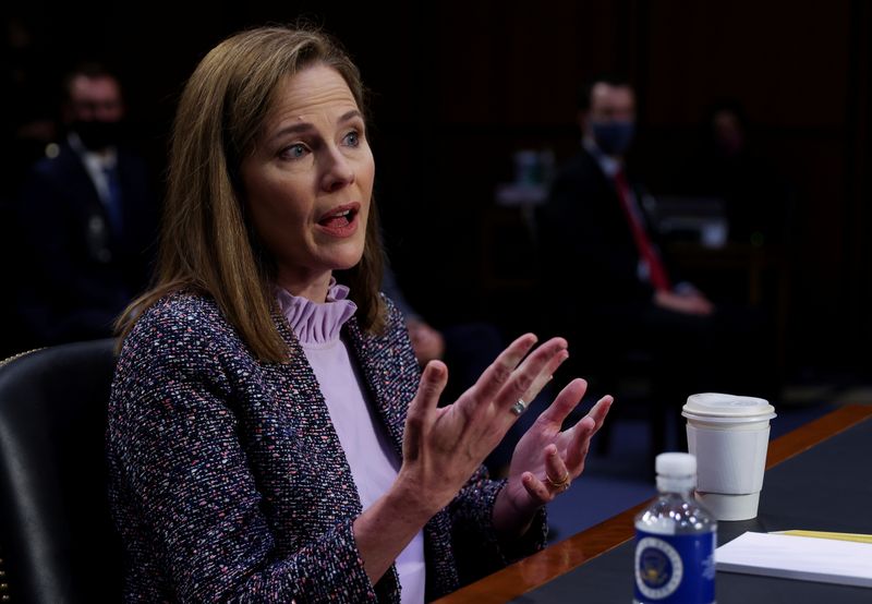 © Reuters. Amy Coney Barrett, indicada à Suprema Corte dos EUA, durante audiência em comitê do Senado do país