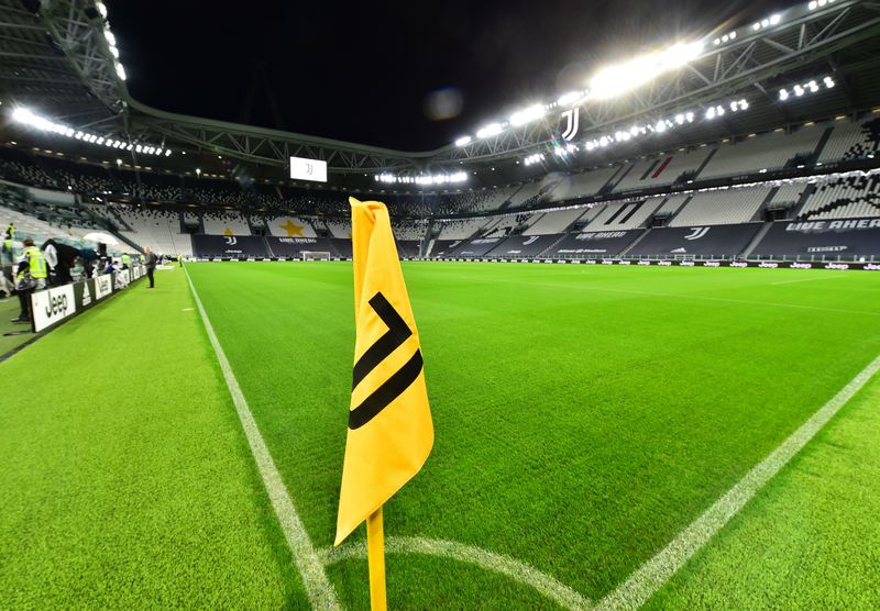 &copy; Reuters. Panoramica dello Stadio Allianz, dove doveva svolgersi Juventus v Napoli il 4 ottobre