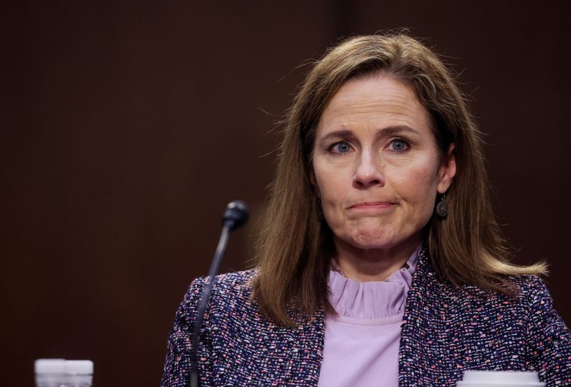 &copy; Reuters. Juíza Amy Coney Barrett, indicada pelo presidente dos Estados Unidos, Donald Trump, para a Suprema Corte, durante audiência no Senado