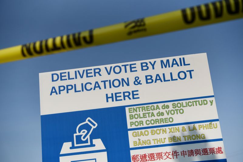 &copy; Reuters. FILE PHOTO: Governor Greg Abbott limits Texas counties to one mail ballot drop-off site in Houston