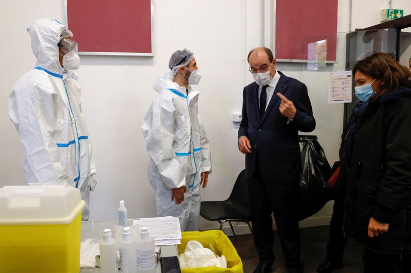 &copy; Reuters. フランスとイタリアで1日の新型コロナ感染者数が過去最多を記録