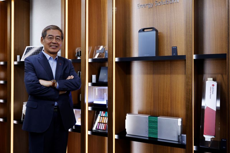 &copy; Reuters. Shin Hak-cheol, CEO of LG Chem, poses for photographs after an interview with Reuters in Seoul