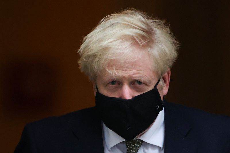 © Reuters. Britain's Prime Minister Boris Johnson leaves Downing Street, in London