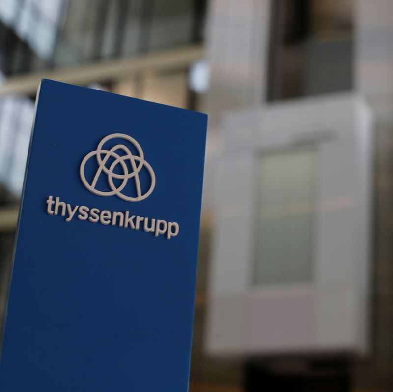 &copy; Reuters. Logo di Thyssenkrupp nella sede di Essen