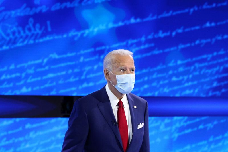 &copy; Reuters. U.S. Democratic presidential candidate Joe Biden participates in an ABC Town Hall event at the National Constitution Center in Philadelphia