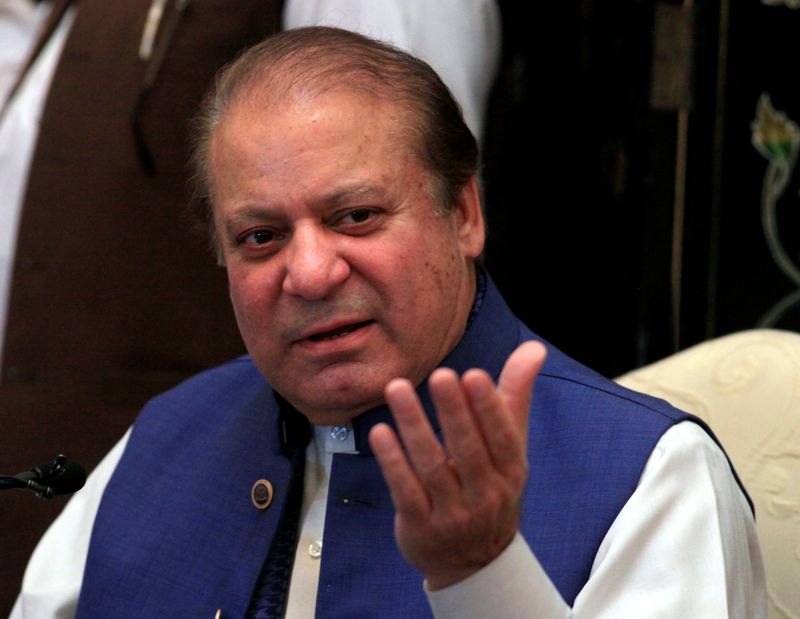 &copy; Reuters. نواز شريف يتهم قائد الجيش الباكستاني بالإطاحة بحكومته