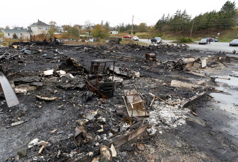 © Reuters. Fire Destroys Nova Scotia lobster pound in Middle West Pubnico