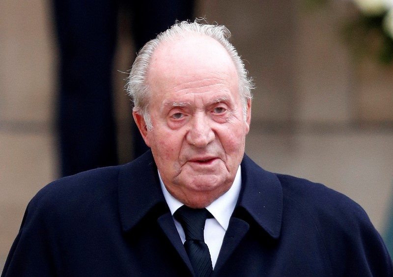&copy; Reuters. FILE PHOTO: FILE PHOTO: Spain&apos;s former king, Juan Carlos, leaves after attending the funeral ceremony of Luxembourg&apos;s Grand Duke Jean at the Notre-Dame Cathedral in Luxembourg