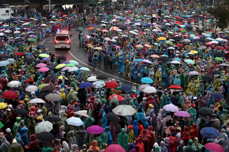 &copy; Reuters. バンコクで連日の反政府集会、首相は対話の意向も