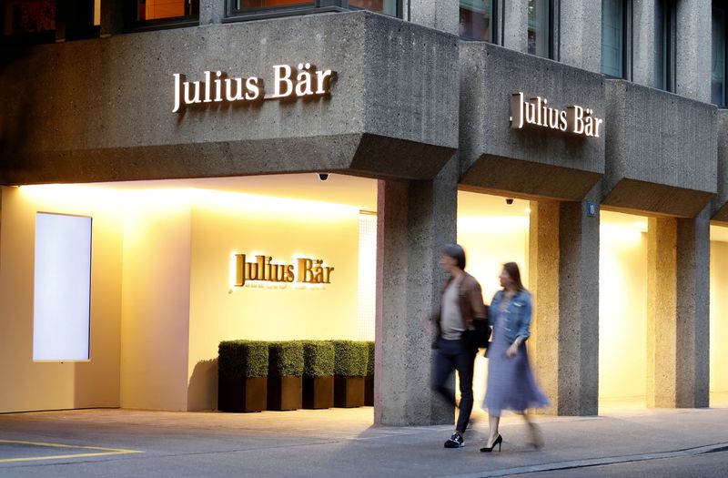 &copy; Reuters. Il logo Julius Baer presso la sede centrale della banca privata svizzera a Zurigo