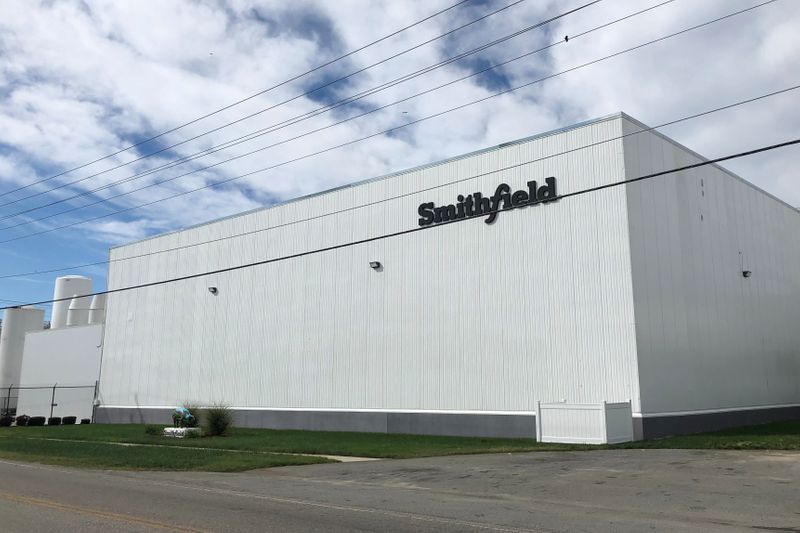 &copy; Reuters. Smithfield Foods&apos; hog slaughterhouse is seen in Smithfield