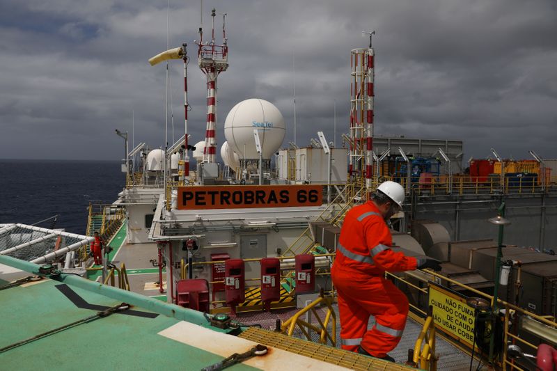 &copy; Reuters. Plataforma da Petrobras na Bacia de Santos, litoral do Rio de Janeiro