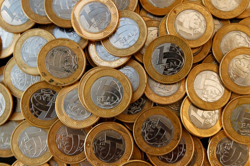 &copy; Reuters. Brazilian real coins are seen in this picture illustration taken in Rio de Janeiro