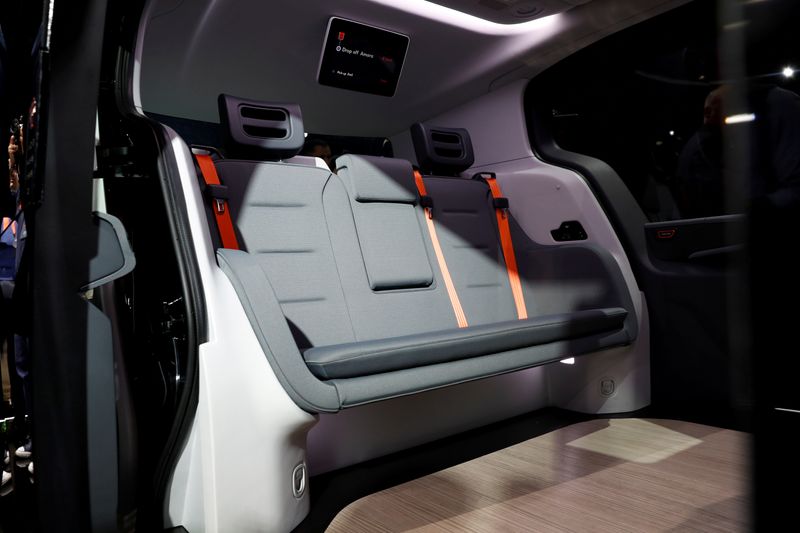 &copy; Reuters. FILE PHOTO: The interior of a Cruise Origin autonomous vehicle is seen during its unveiling in San Francisco