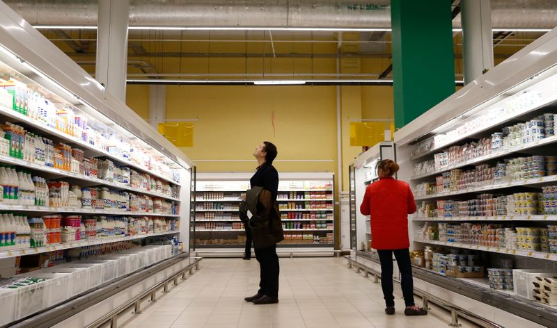 © Reuters. FRANCE: L'AUTORITÉ DE LA CONCURRENCE LIMITE DES ACCORDS SUR LES CENTRALES D'ACHAT