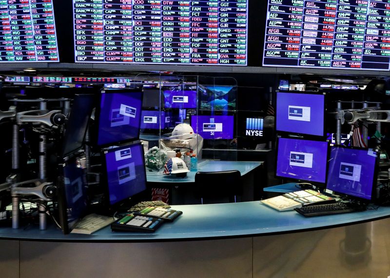 © Reuters. LA BOURSE DE NEW YORK OUVRE EN LÉGÈRE HAUSSE