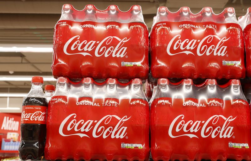 © Reuters. COCA-COLA FAIT MIEUX QUE PRÉVU AU TROISIÈME TRIMESTRE