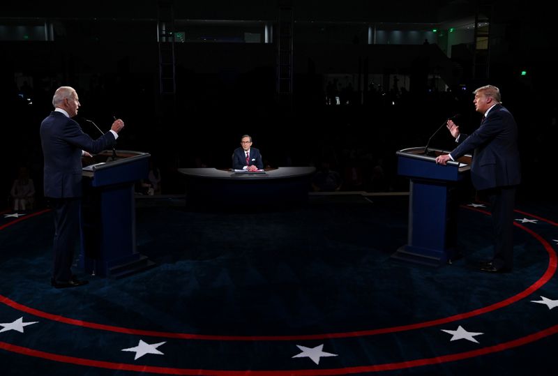&copy; Reuters. FILE PHOTO: 2020 presidential campaign debate in Cleveland