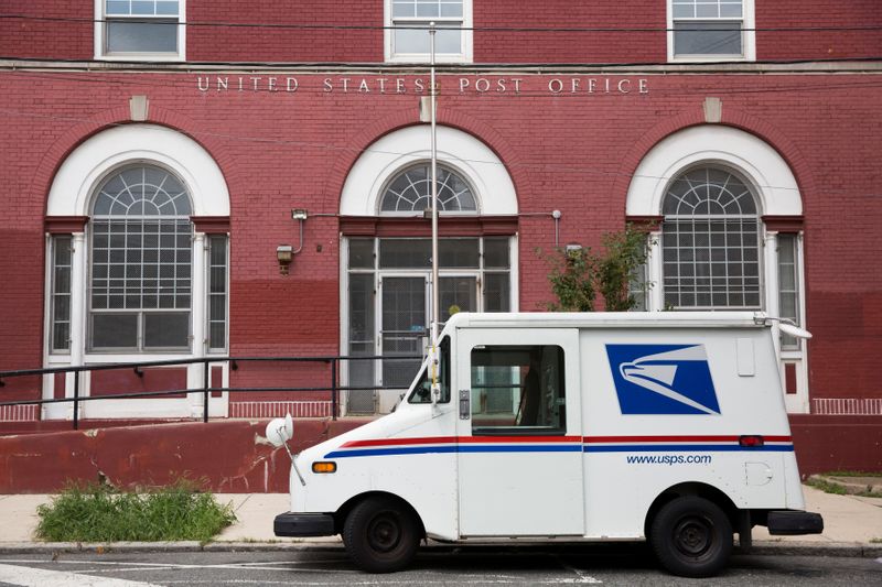 &copy; Reuters. FILE PHOTO: A U.S. Postal Service (USPS) post office in Philadelphia