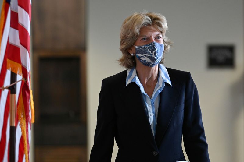 &copy; Reuters. FILE PHOTO: Senator Murkowski departs a luncheon on Capitol Hill in Washington