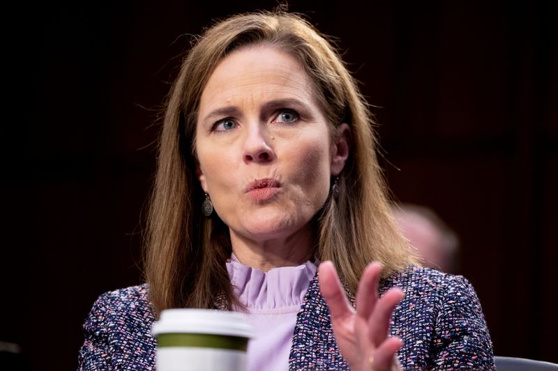 &copy; Reuters. Imagen de archivo de la jueza Amy Coney Barrett durante el tercer día de su audiencia en el Senado sobre su confirmación a la Corte Suprema