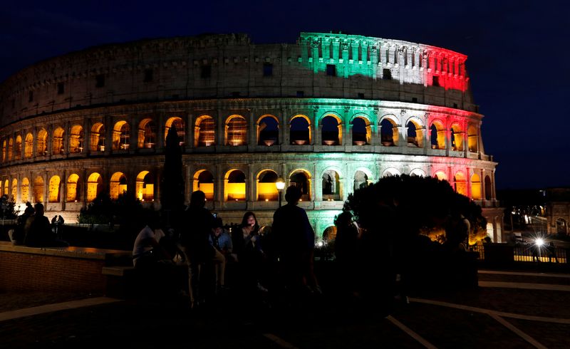 © Reuters. FILE PHOTO: The Colosseum in Rome, Italy