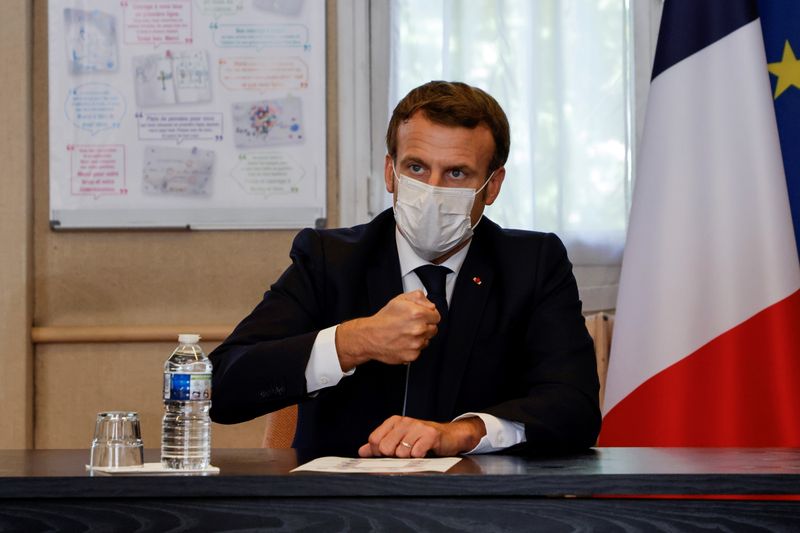 &copy; Reuters. CORONAVIRUS: MACRON RÉUNIT DEUX CONSEILS DE DÉFENSE, DES SCÉNARIOS DE DURCISSEMENT À L&apos;ÉTUDE